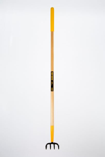 TRUE TEMPER CULTIVATOR 4 PRONG LONG WOOD HANDLE